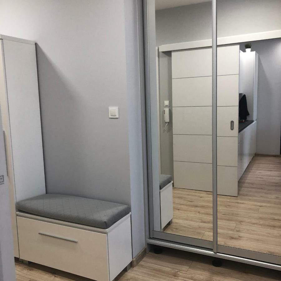 Klimatyzowany Apartament Roma Z Garazem Podziemnym Kielce Kültér fotó