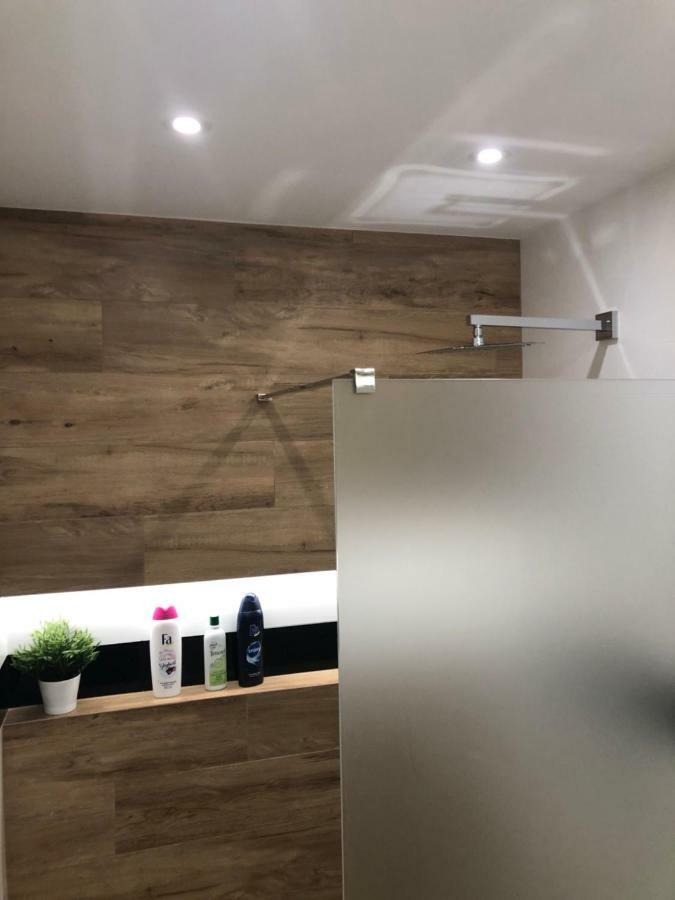 Klimatyzowany Apartament Roma Z Garazem Podziemnym Kielce Kültér fotó