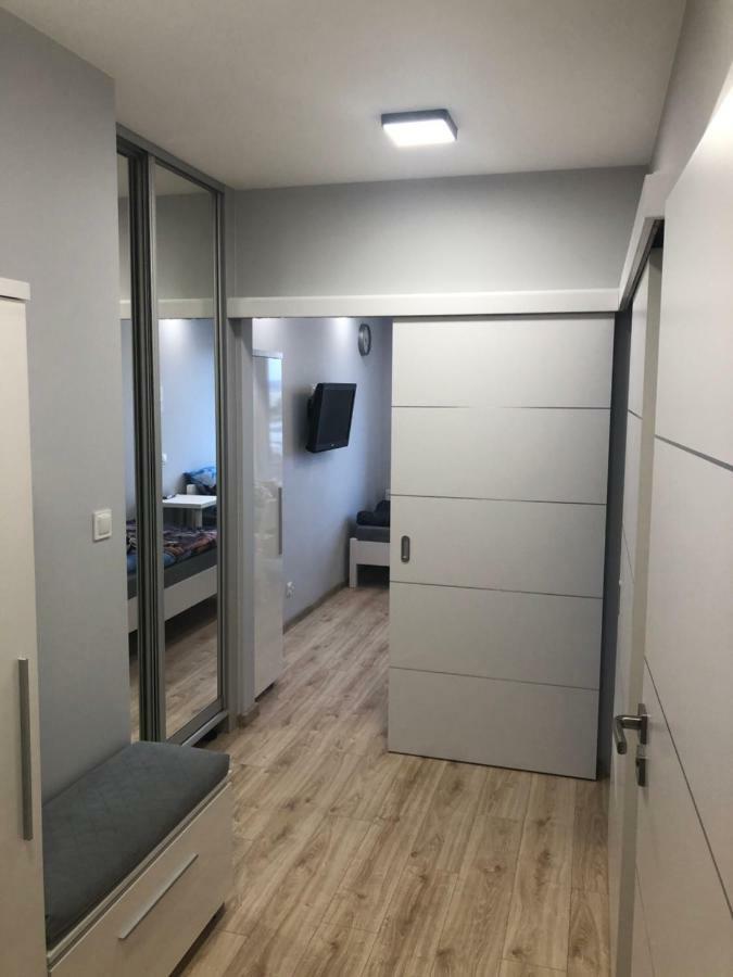 Klimatyzowany Apartament Roma Z Garazem Podziemnym Kielce Kültér fotó