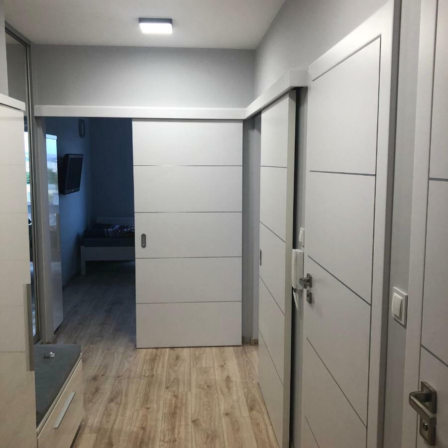 Klimatyzowany Apartament Roma Z Garazem Podziemnym Kielce Kültér fotó