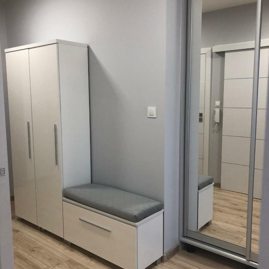 Klimatyzowany Apartament Roma Z Garazem Podziemnym Kielce Kültér fotó